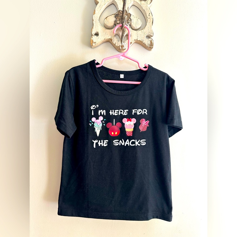 Disney T-shirt “I m here for the snacks “ size 7/8Y